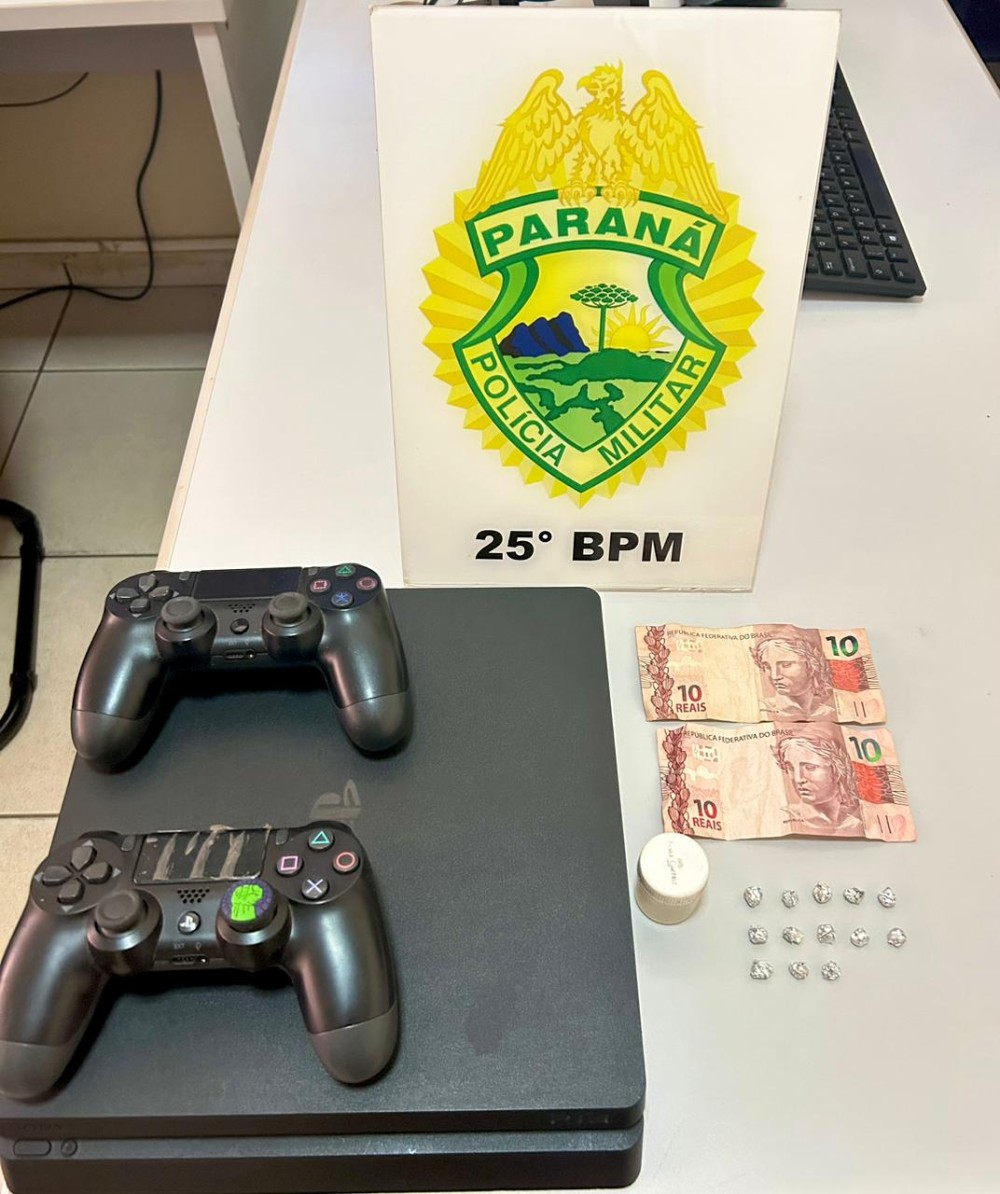 Homem é preso em flagrante com crack e vídeo game furtado em Iporã