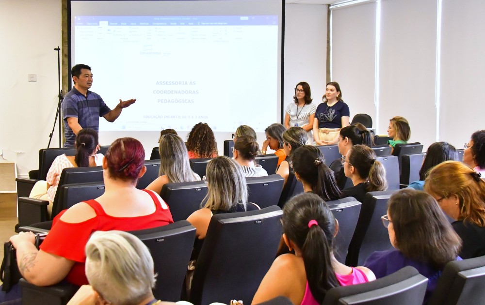 Educação avança com encontros de formação em preparação do ano letivo 2025