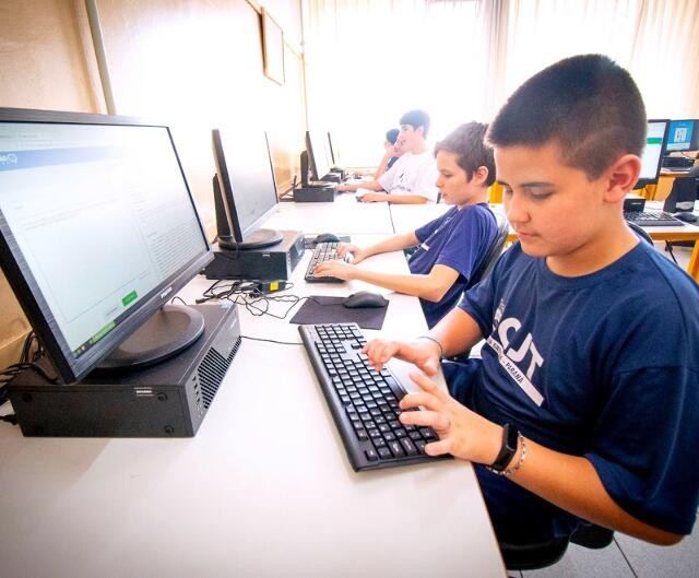 Seed-PR: Compra e uso de plataformas digitais na educação devem ser aprimorados