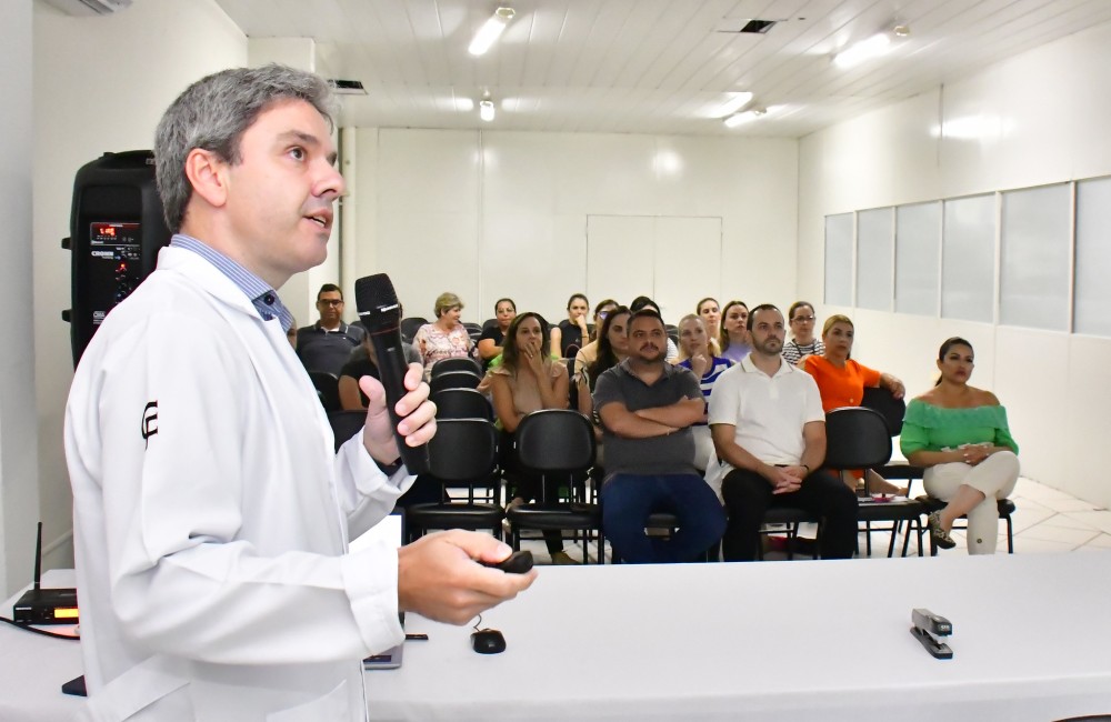 Enfermeiros de Umuarama participam de curso de atualização sobre sondagem vesical