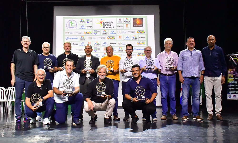 Umuarama recebeu simpósio internacional de handebol e premiou destaques da modalidade