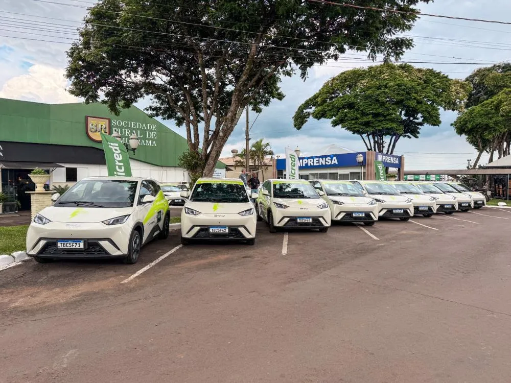 Itaipu entrega 15 veículos elétricos na Expo Umuarama 