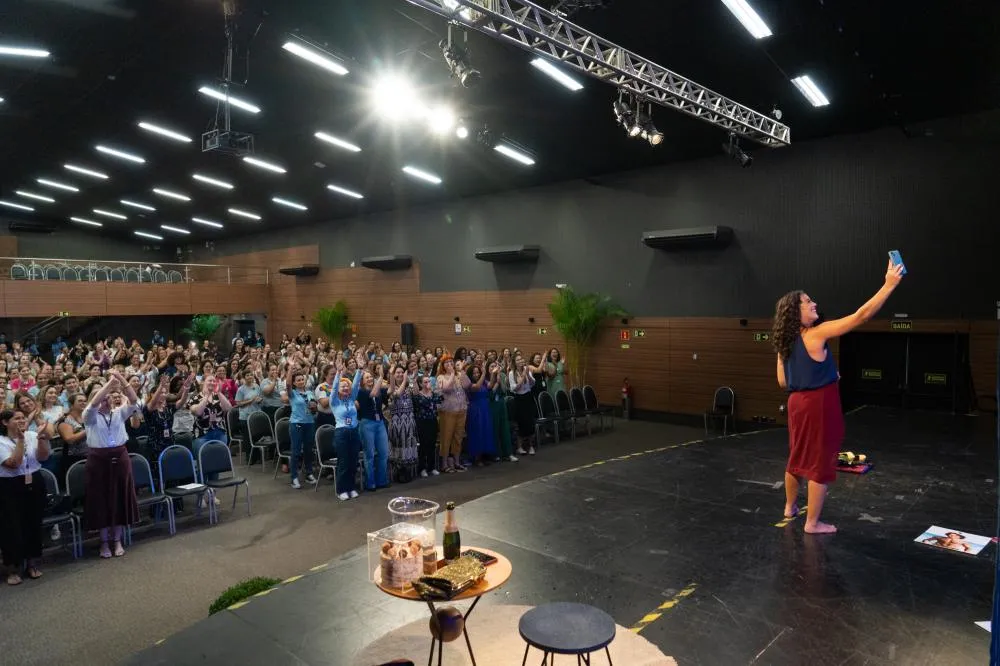 Itaipu celebra Dia da Mulher com teatro para empregadas