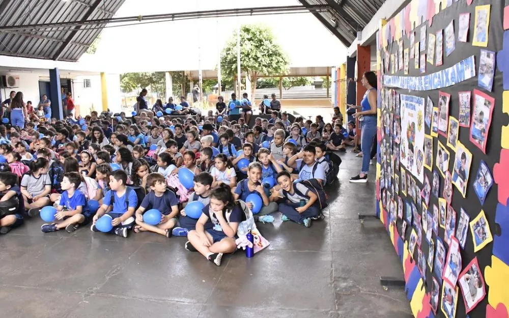 Com talento e solidariedade, escolas municipais promovem o Dia Mundial do Autismo