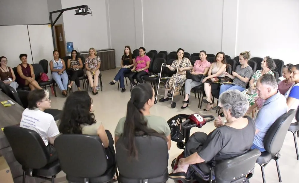 Encontro reúne conselhos municipais para discutir prevenção e práticas antirracistas