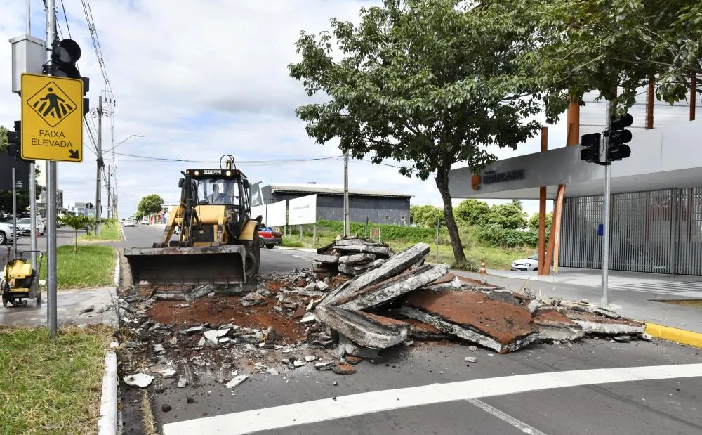 Travessias elevadas são substituídas por semáforos na região do Lago Aratimbó