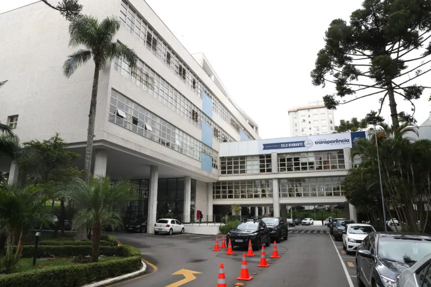 Alep discute doenças raras, classificação do tabaco e controle de contas municipais