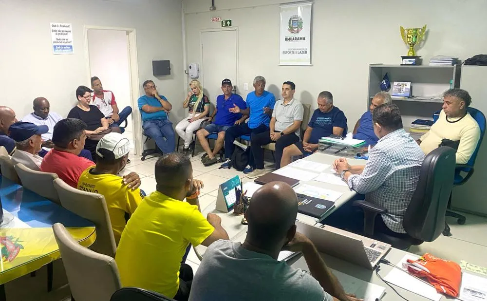 Secretaria de Esportes reúne entidades para fortalecimento do futebol em Umuarama