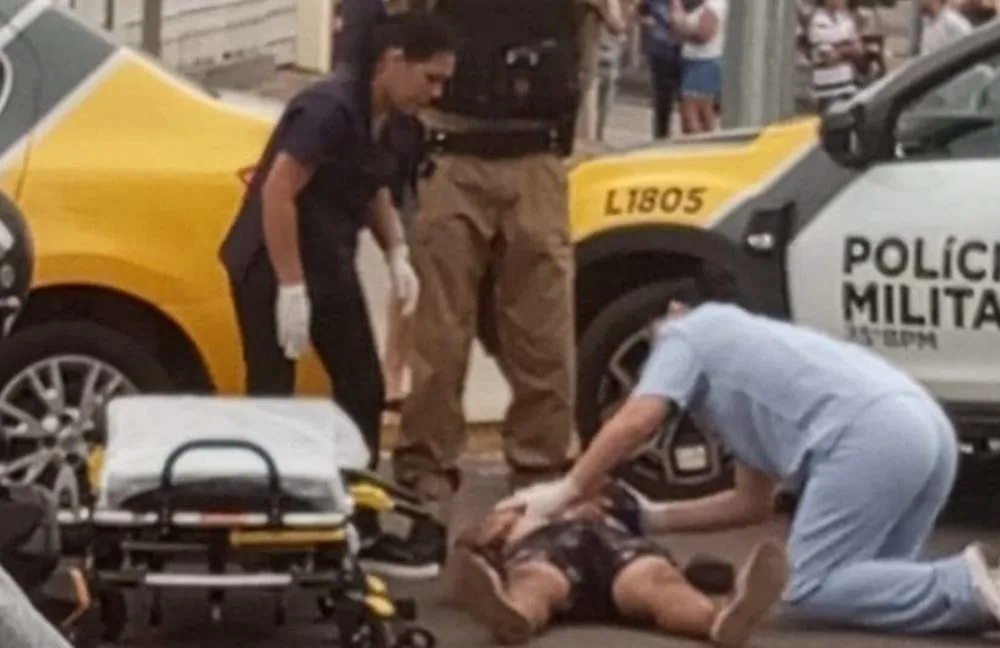 Homem baleado após apontar arma para a PM morre no hospital