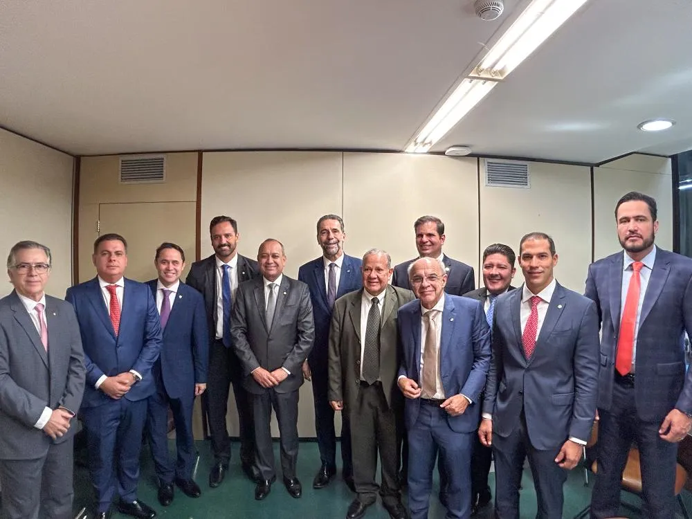 Diretores de Itaipu participam de reunião da Comissão de Minas e Energia da Câmara