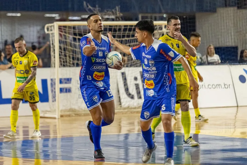 Na Liga, Umuarama Futsal é superado fora de casa pelo Praia Clube