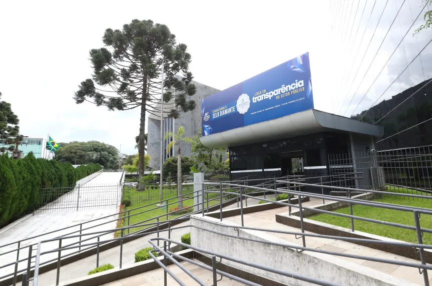 Homenagem aos trabalhadores do Paraná marca a agenda na Assembleia