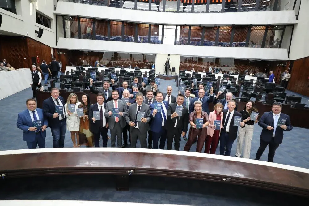 Código do Consumidor Paranaense é entregue formalmente ao Poder Legislativo