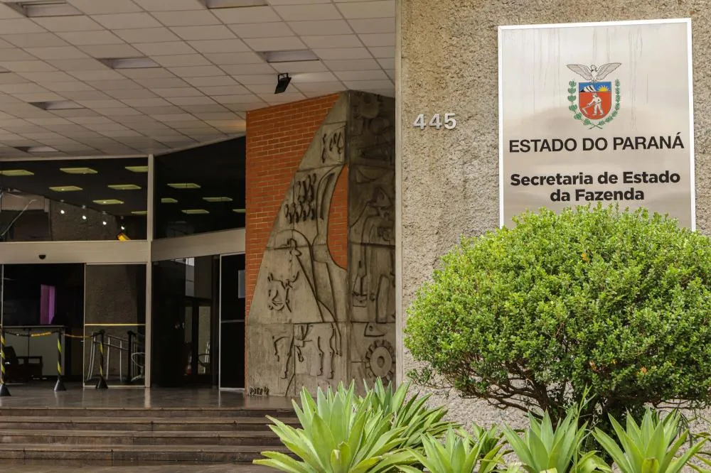 Governo do Estado publica decreto que impõe corte de gastos da máquina pública