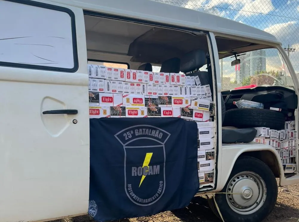 Homem é preso após perseguição na PR-323 com kombi carregada de cigarros 