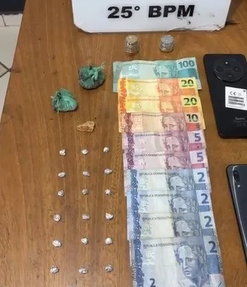 Denúncia anônima leva à prisão por tráfico e recuperação de Honda Biz