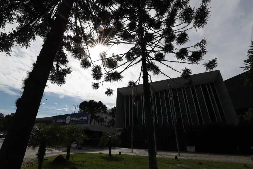 Parlamento Universitário e audiências movimentam agenda em semana na Alep