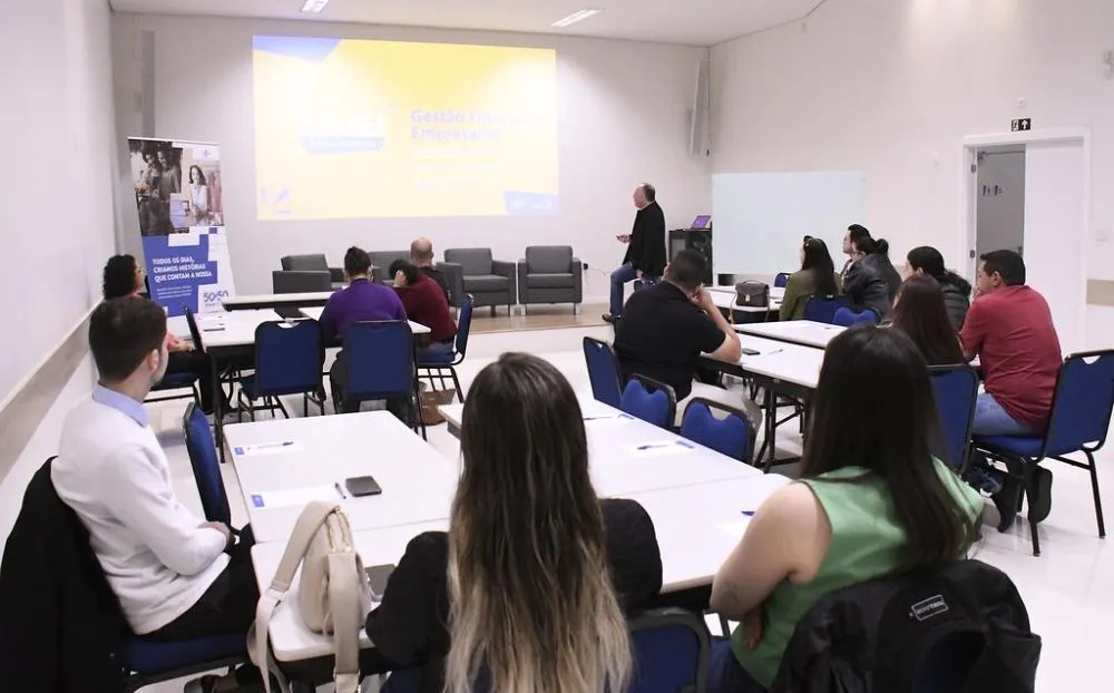 Oficinas da Casa do Empreendedor e Sebrae capacitam 60 empreendedores da cidade